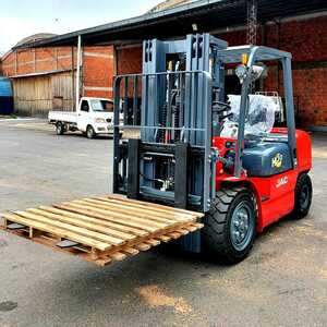 MONTACARGA JAC MODELO H30 CAPACIDADE 3000KG MOTOR DIESEL